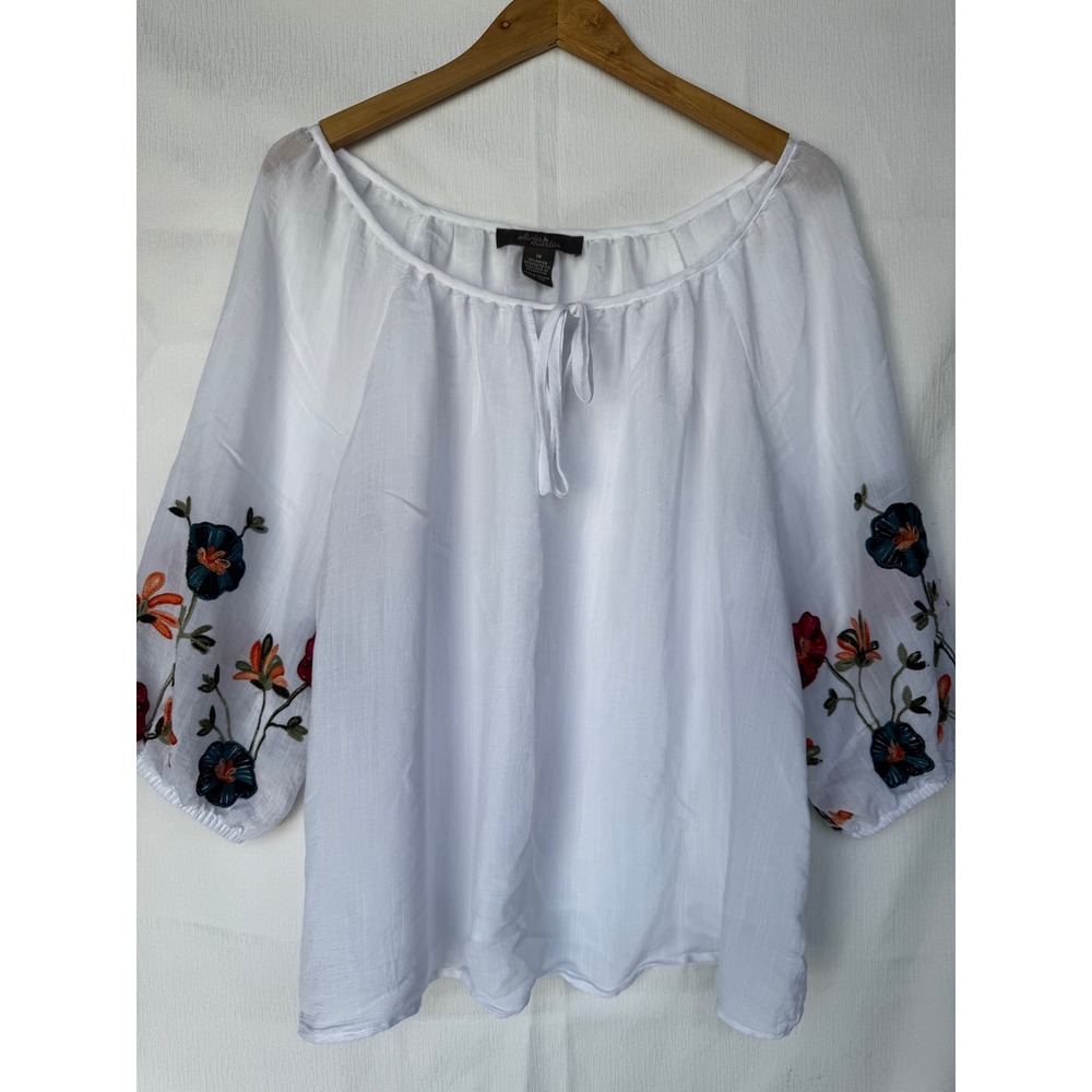 Olivia & Martin White Floral Embroidered Peasant Blouse Plus Size 1X Boho Top